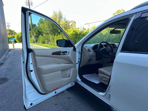 2017 Nissan Pathfinder Platinum