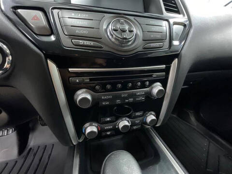 2020 Nissan Pathfinder SV