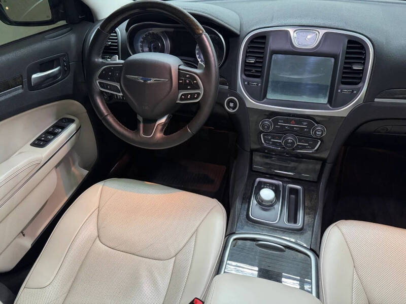 2017 Chrysler 300 C