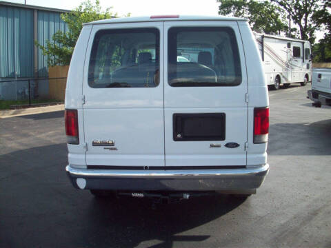 2009 Ford E-Series E-150 XLT