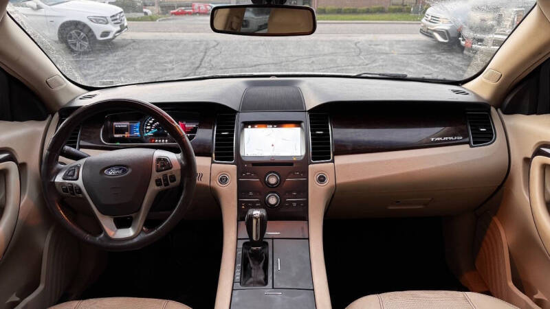 2016 Ford Taurus Limited