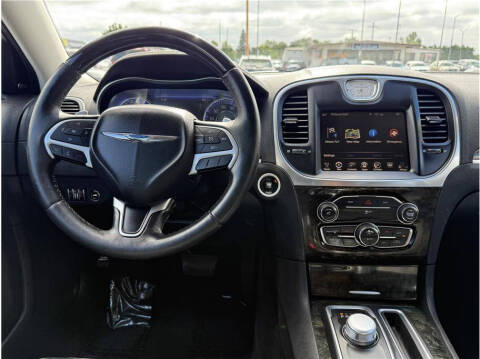 2016 Chrysler 300 C