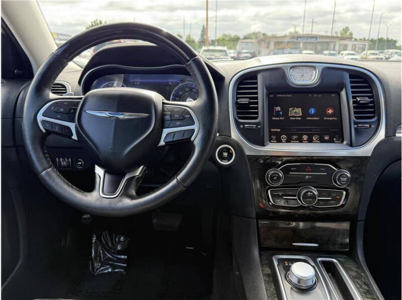 2016 Chrysler 300 C