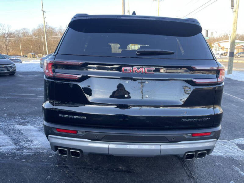 2024 GMC Acadia Elevation