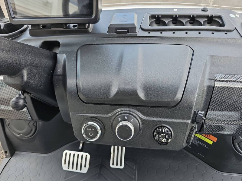 2025 Evolution Maverick 2 + 2