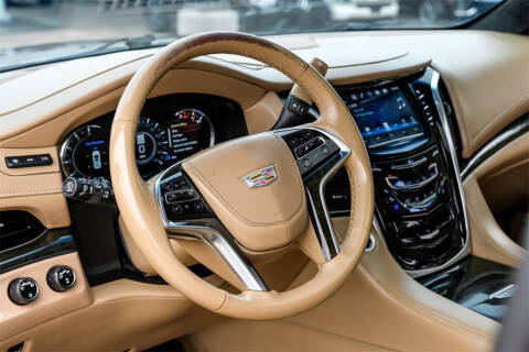 2019 Cadillac Escalade Platinum