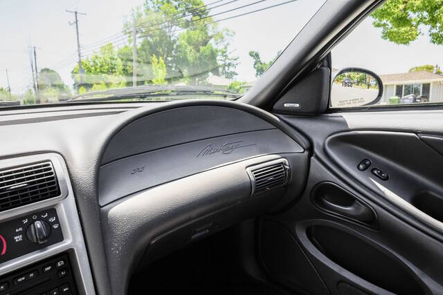 2003 Ford Mustang Mach 1 Premium