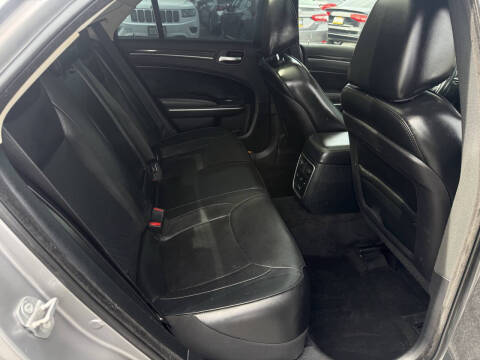 2016 Chrysler 300 C