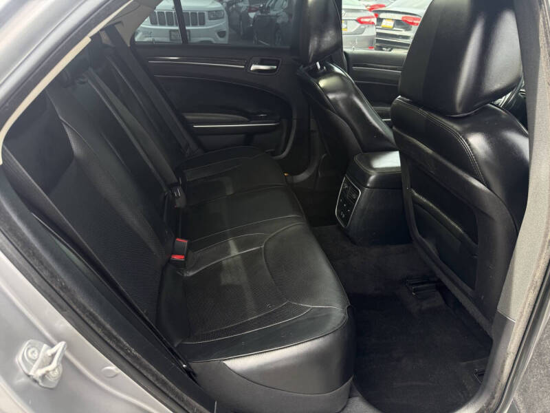 2016 Chrysler 300 C