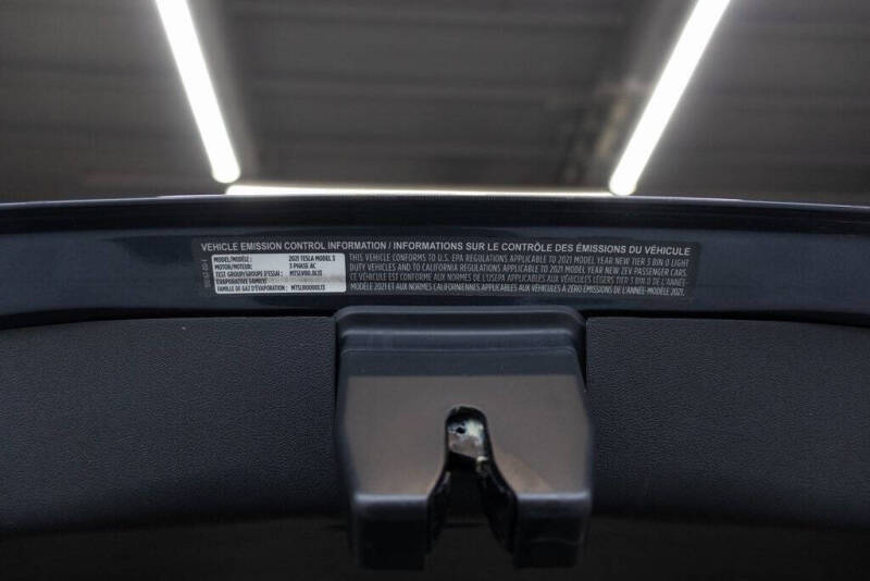 2021 Tesla Model 3 Standard Range Plus