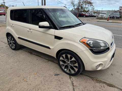 2012 Kia Soul +