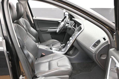 2017 Volvo XC60 T6 Dynamic