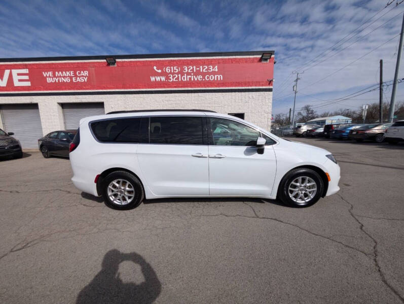 2020 Chrysler Voyager LXi