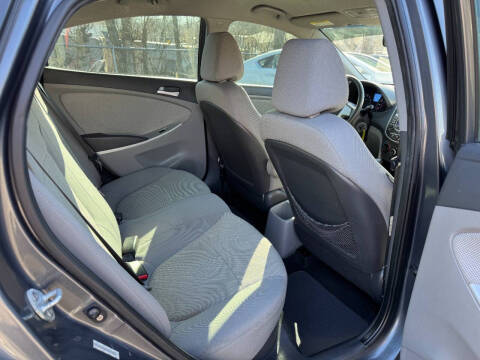 2012 Hyundai Accent GLS