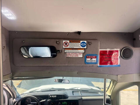 2017 Ford E-Series E-450 SD