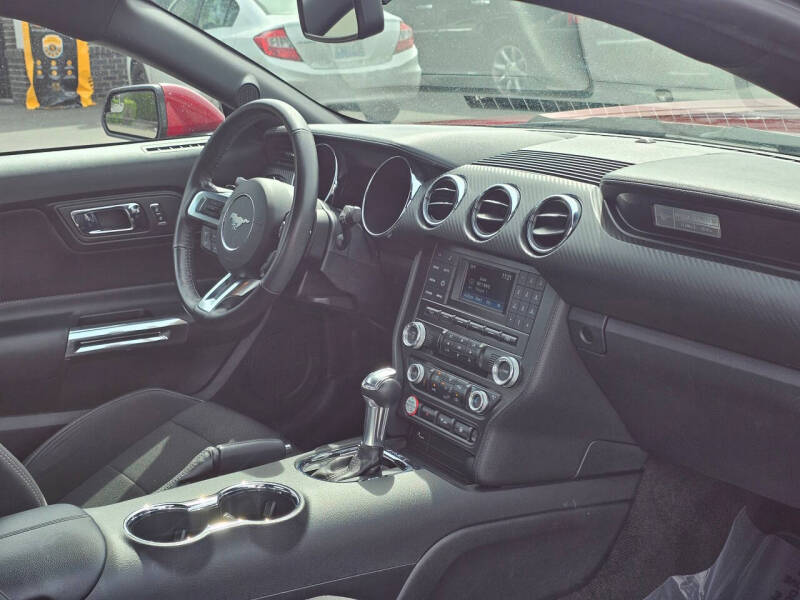 2016 Ford Mustang V6