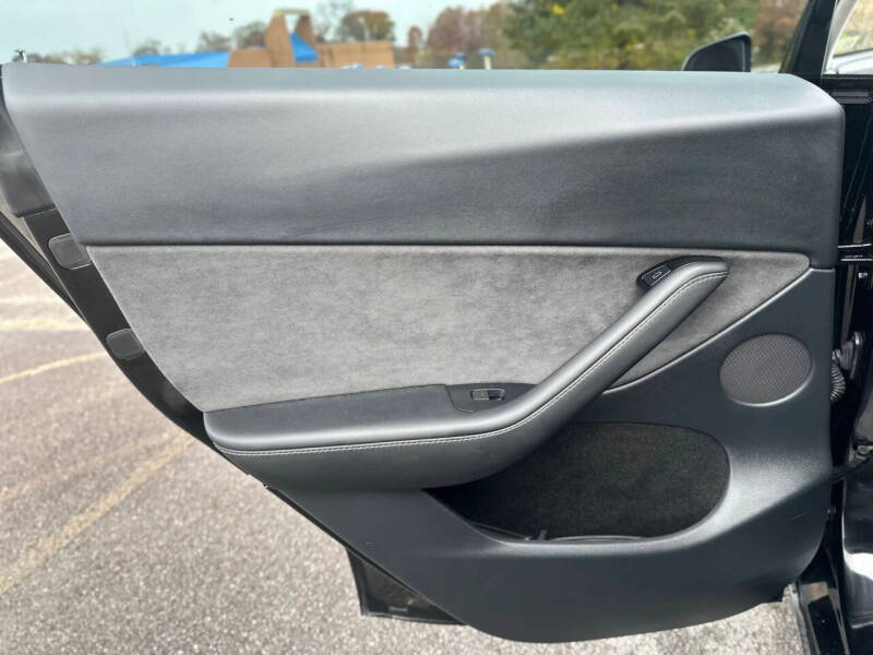 2025 Tesla Model Y Long Range