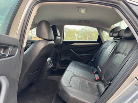 2013 Volkswagen Passat SE