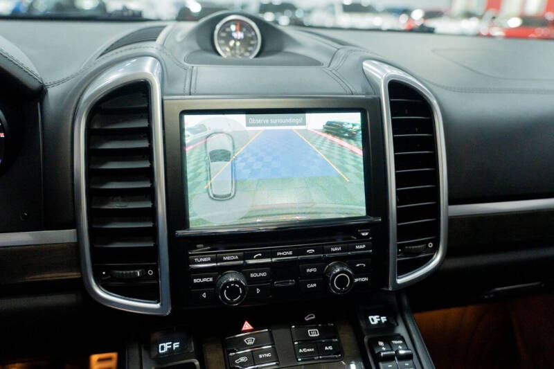 2014 Porsche Cayenne GTS