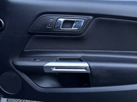 2015 Ford Mustang V6