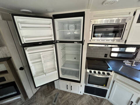 2023 Forest River 28BHHSS2B