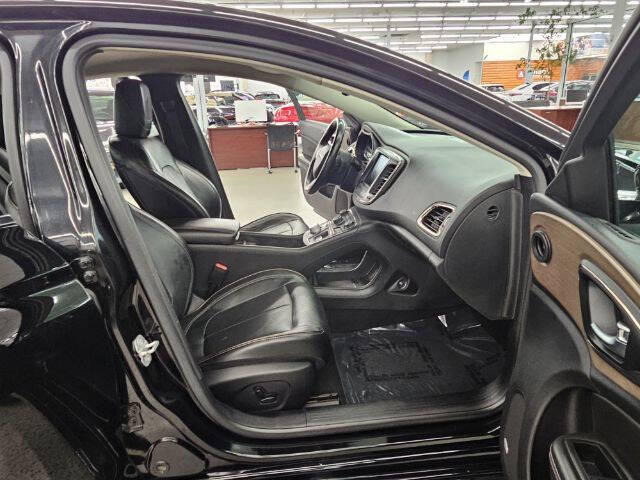 2015 Chrysler 200 C