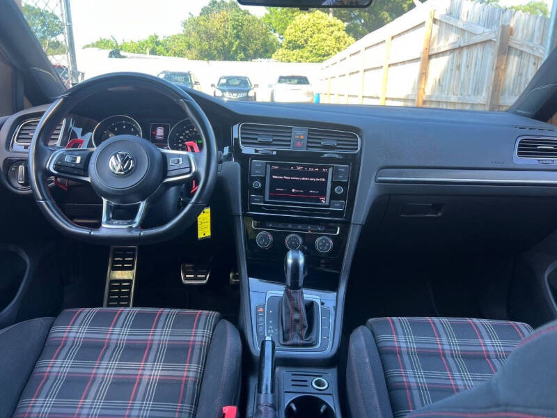 2020 Volkswagen Golf GTI S