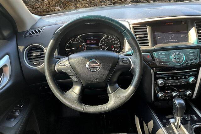 2017 Nissan Pathfinder SV