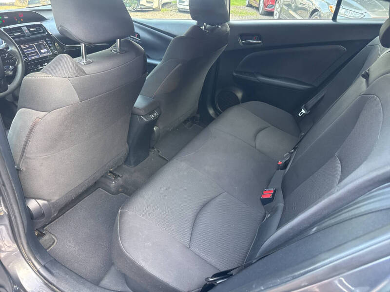 2020 Toyota Prius LE