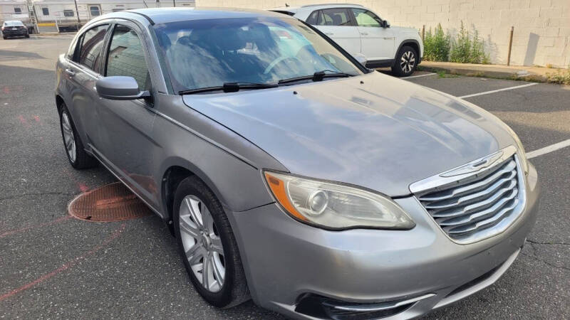 2013 Chrysler 200 LX
