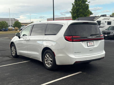 2023 Chrysler Pacifica Touring L