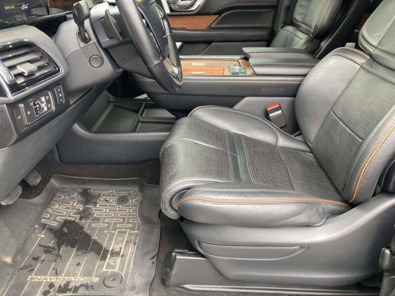 2022 Lincoln Navigator Black Label