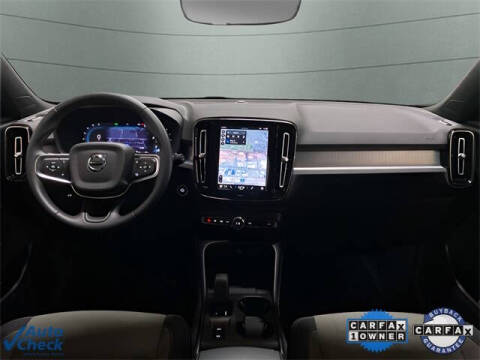 2025 Volvo XC40 B5 Core Bright Theme