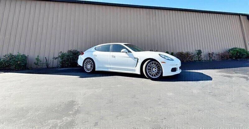 2016 Porsche Panamera Edition