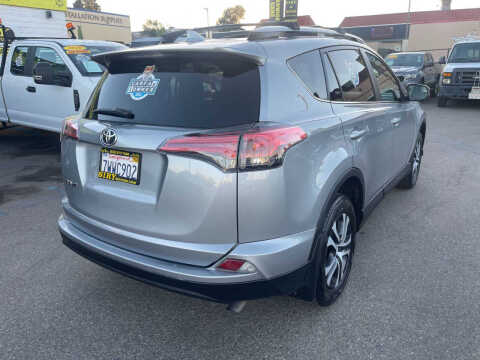 2017 Toyota RAV4 LE