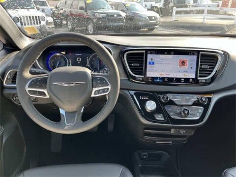 2026 Chrysler Voyager LX