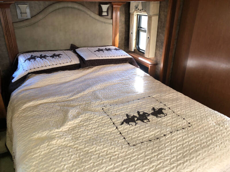 2012 Tiffin Allegro RED