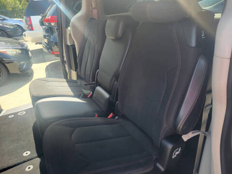2017 Chrysler Pacifica Touring