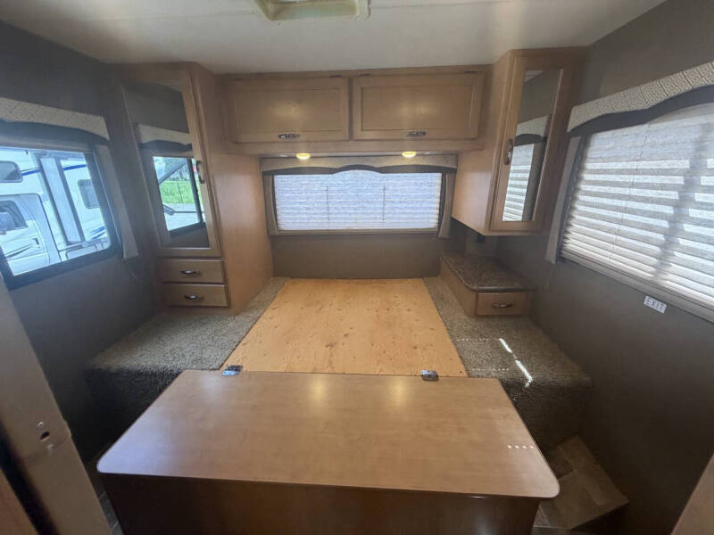 2017 Thor Motor Coach Chateau