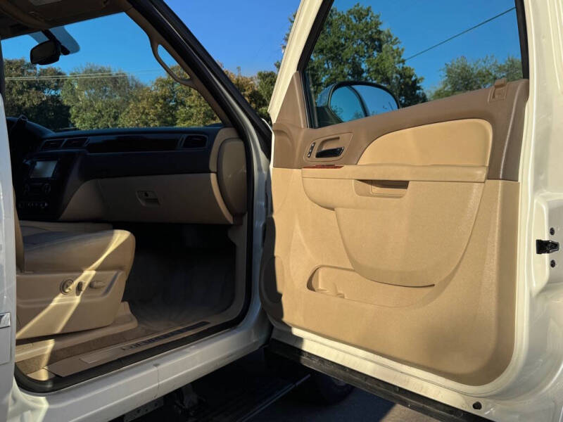 2014 Chevrolet Suburban LTZ