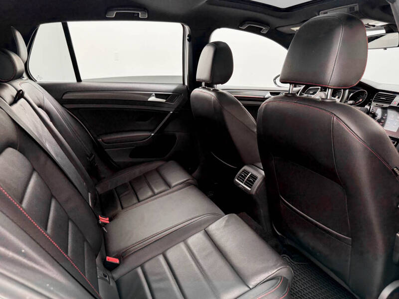 2019 Volkswagen Golf GTI SE