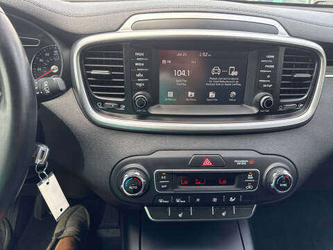 2019 Kia Sorento S V6