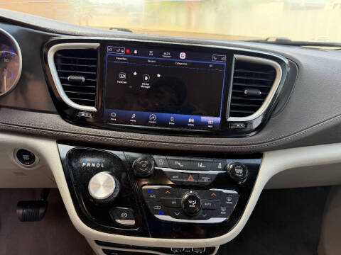 2021 Chrysler Pacifica Touring L
