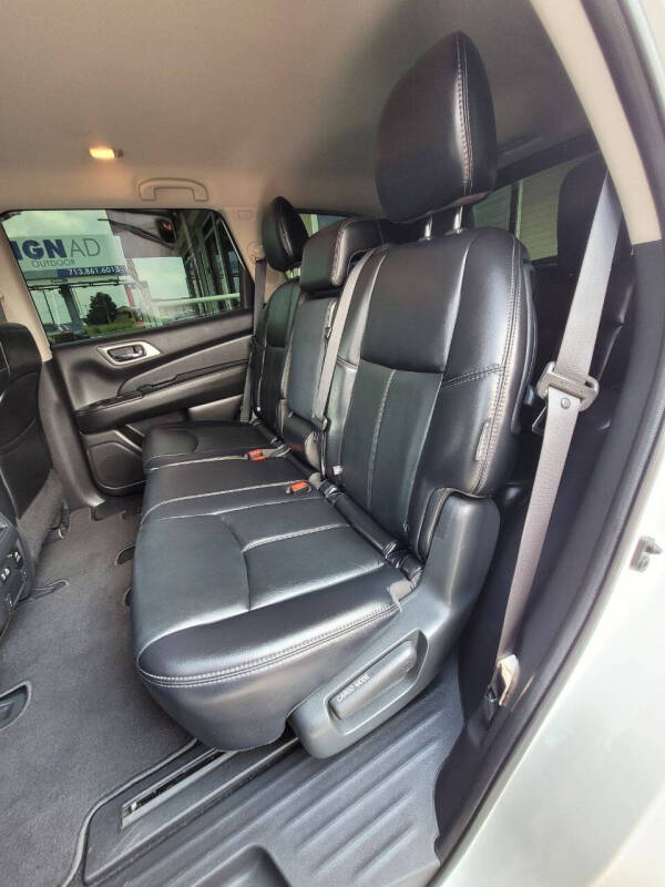 2019 Nissan Pathfinder SL