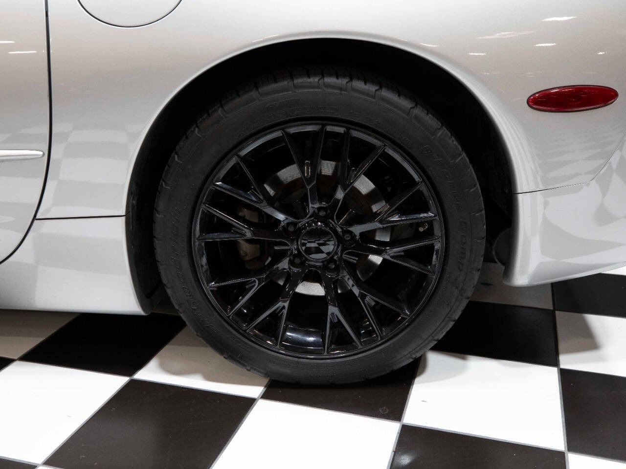 2004 Chevrolet Corvette 26