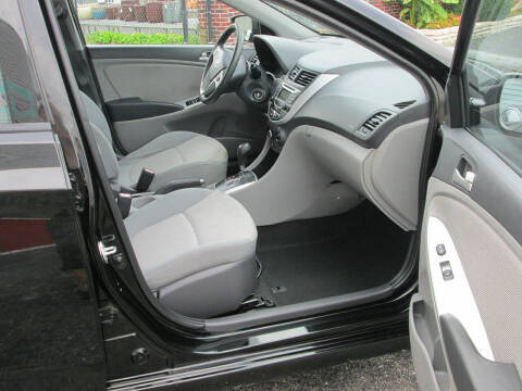 2013 Hyundai Accent GS