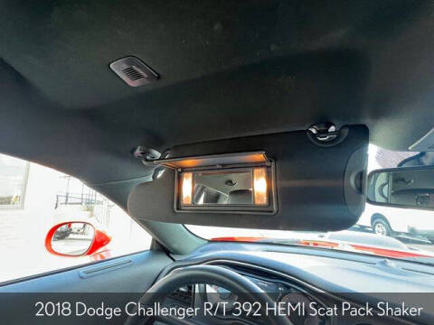 2018 Dodge Challenger 392 HEMI Scat Pack Shaker