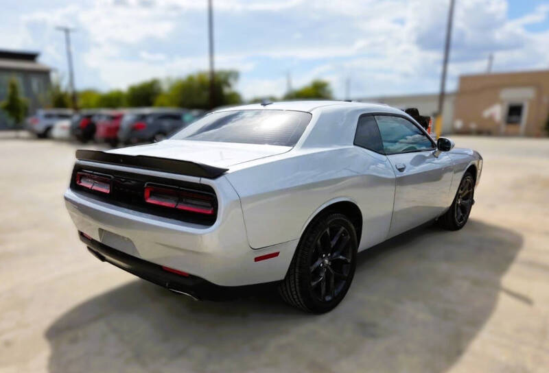 2021 Dodge Challenger SXT
