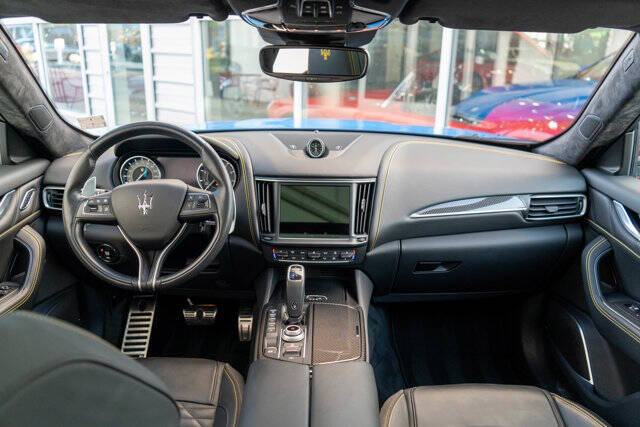 2022 Maserati Levante 38