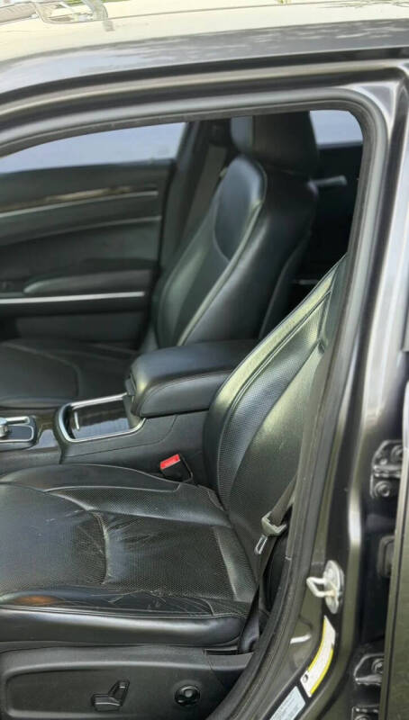2017 Chrysler 300 C